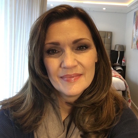 Meet your Posher, KFaye 🌺POSH AMBASSADOR🌺 - Picture 2 of 2